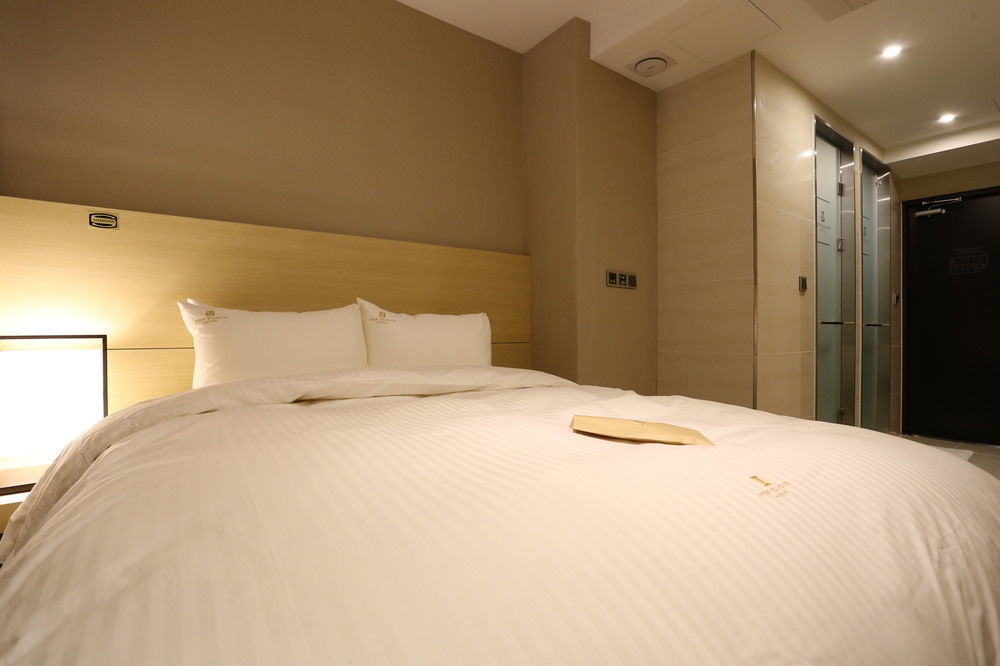 Suwon Top Cloud Hotel Esterno foto