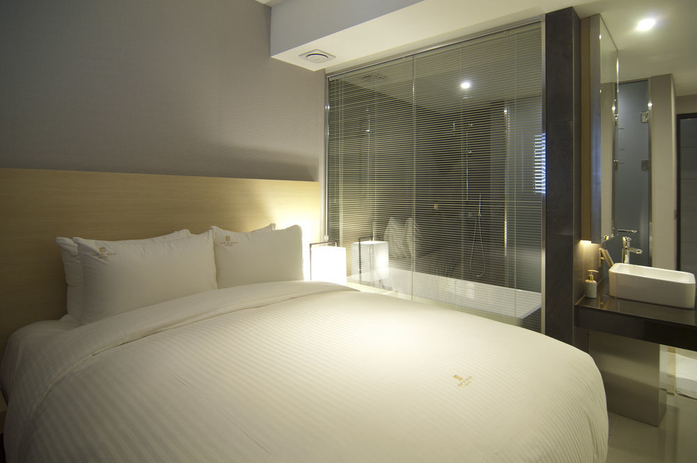 Suwon Top Cloud Hotel Esterno foto