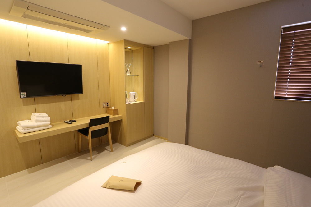 Suwon Top Cloud Hotel Esterno foto