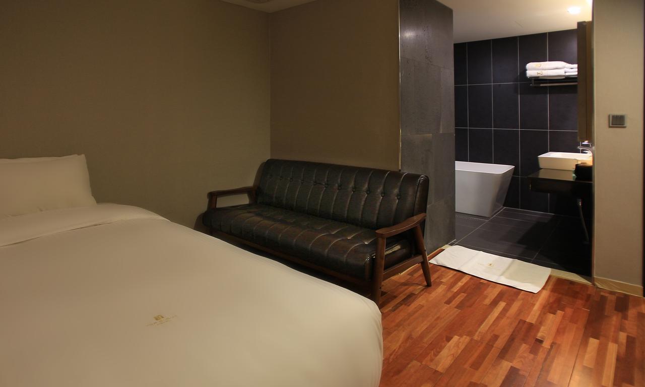 Suwon Top Cloud Hotel Esterno foto