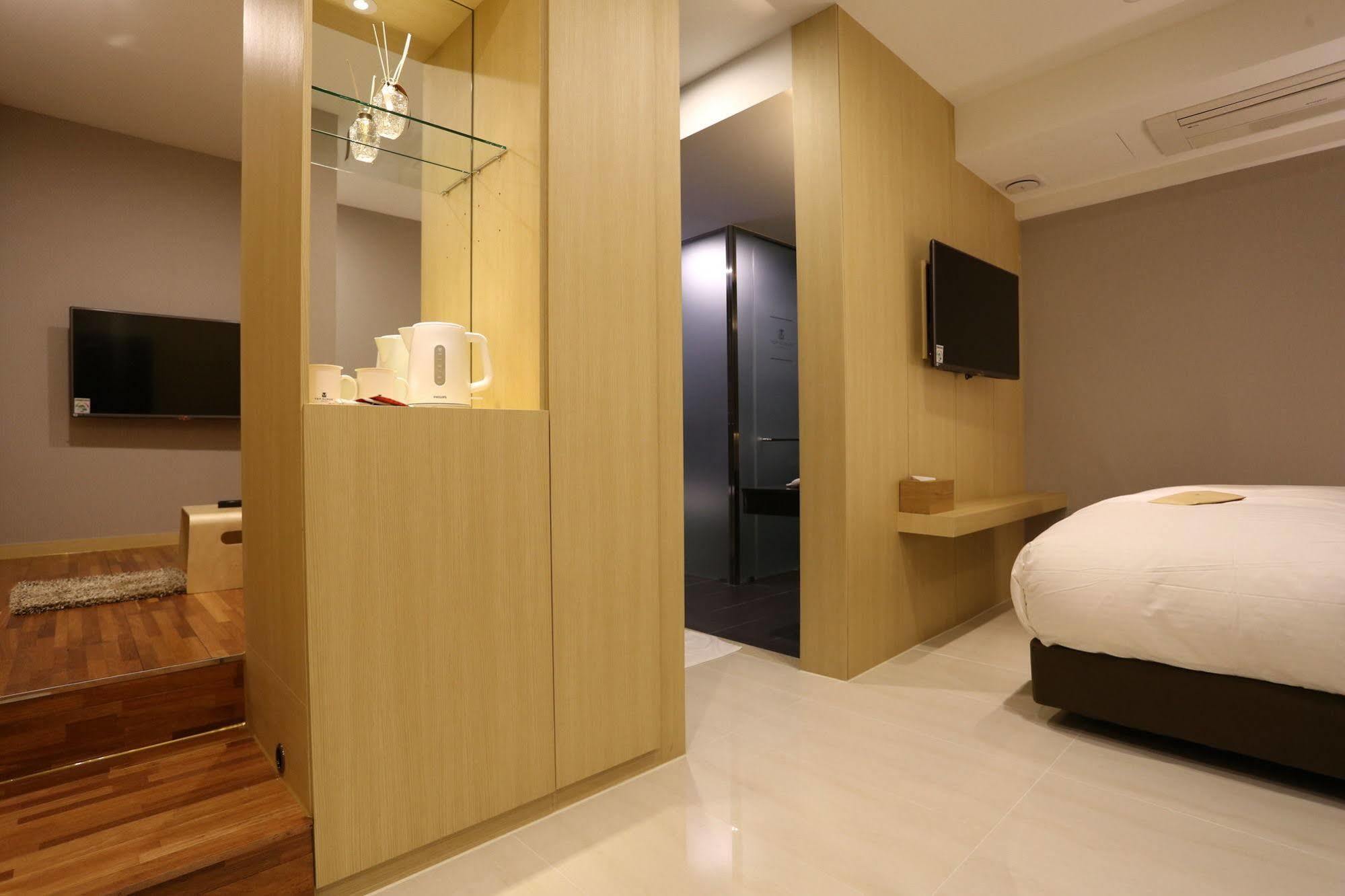 Suwon Top Cloud Hotel Esterno foto