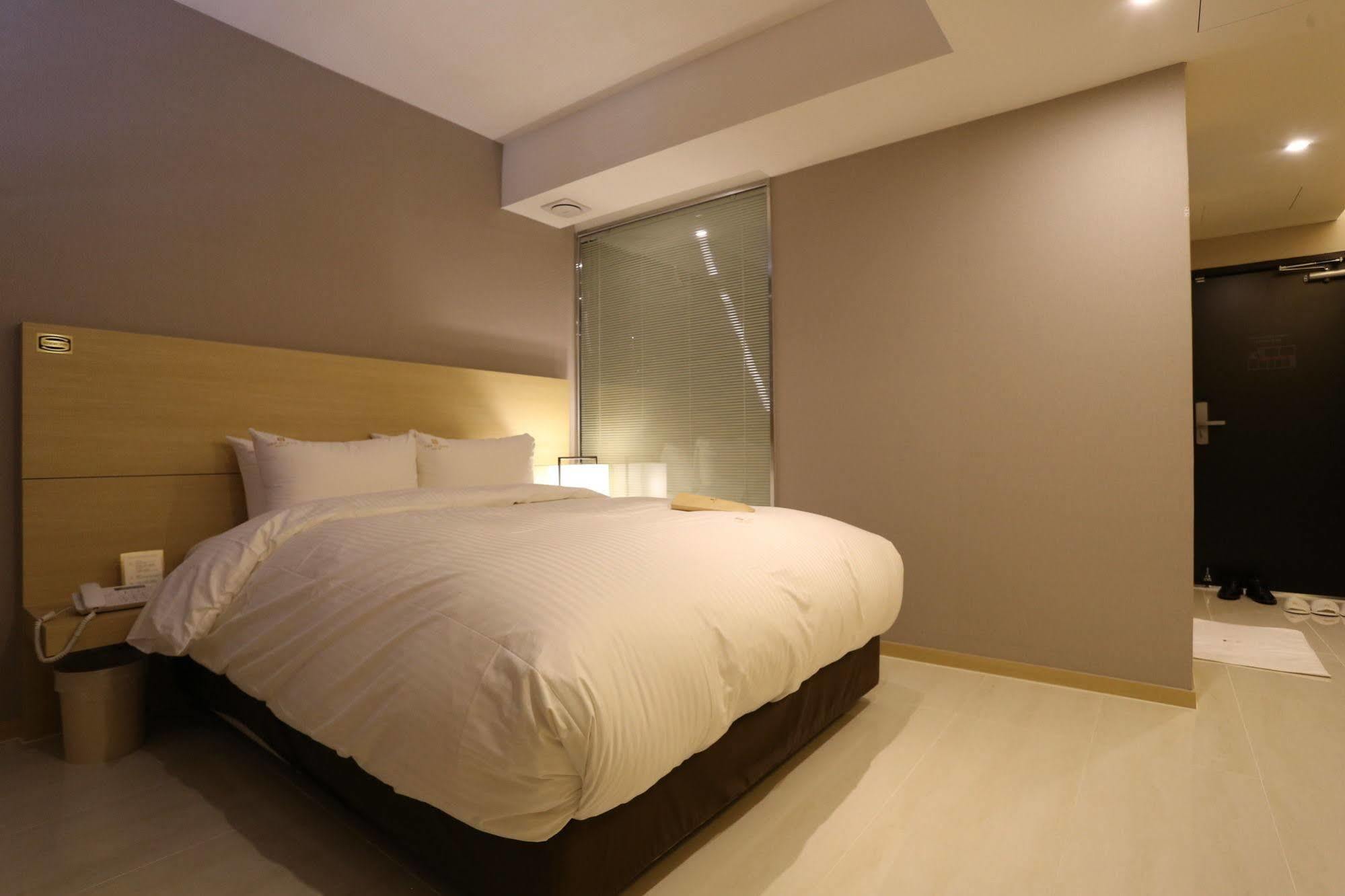 Suwon Top Cloud Hotel Esterno foto
