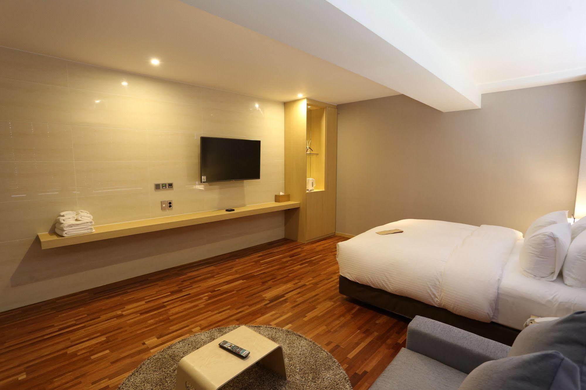 Suwon Top Cloud Hotel Esterno foto