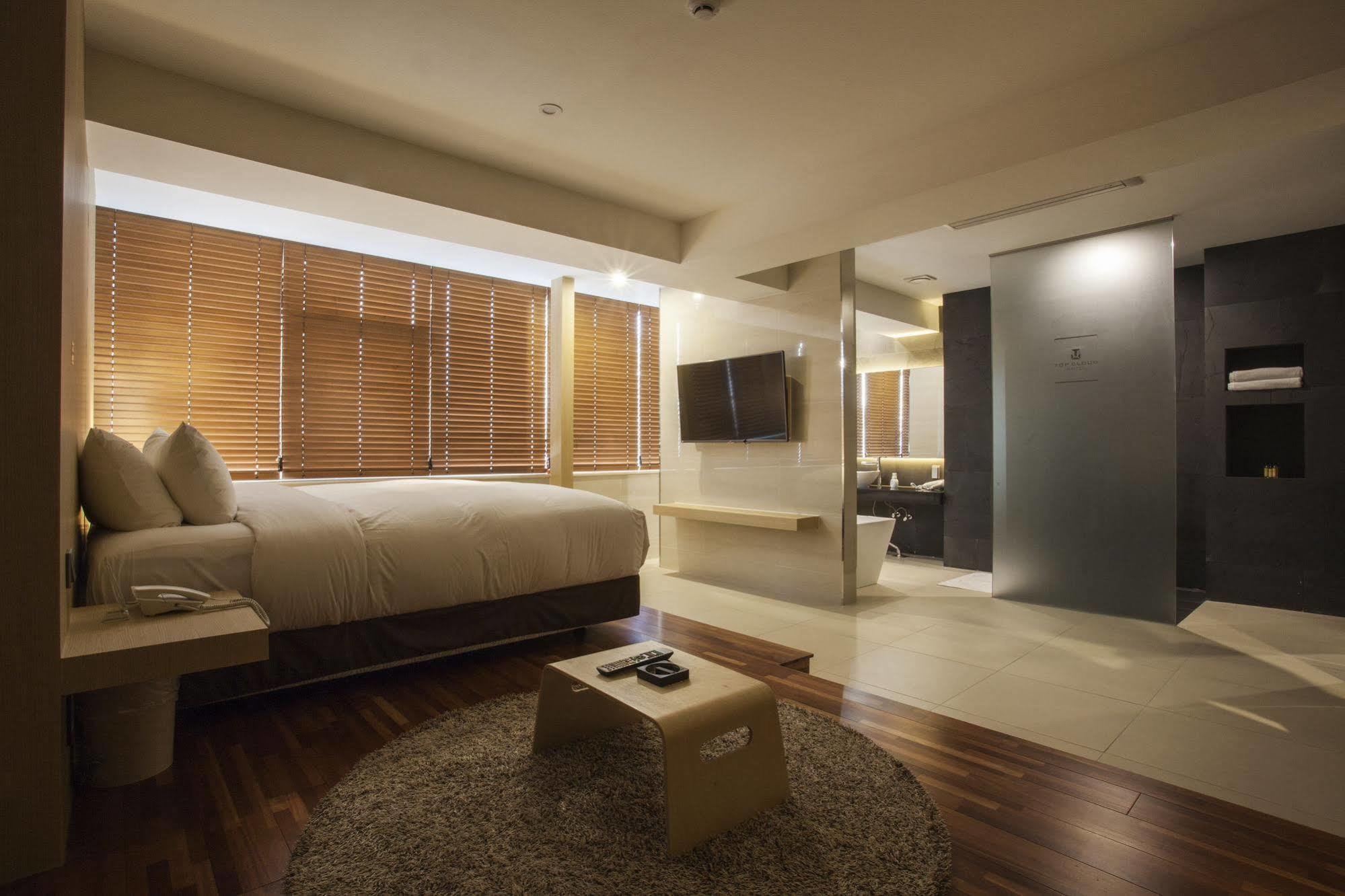 Suwon Top Cloud Hotel Esterno foto