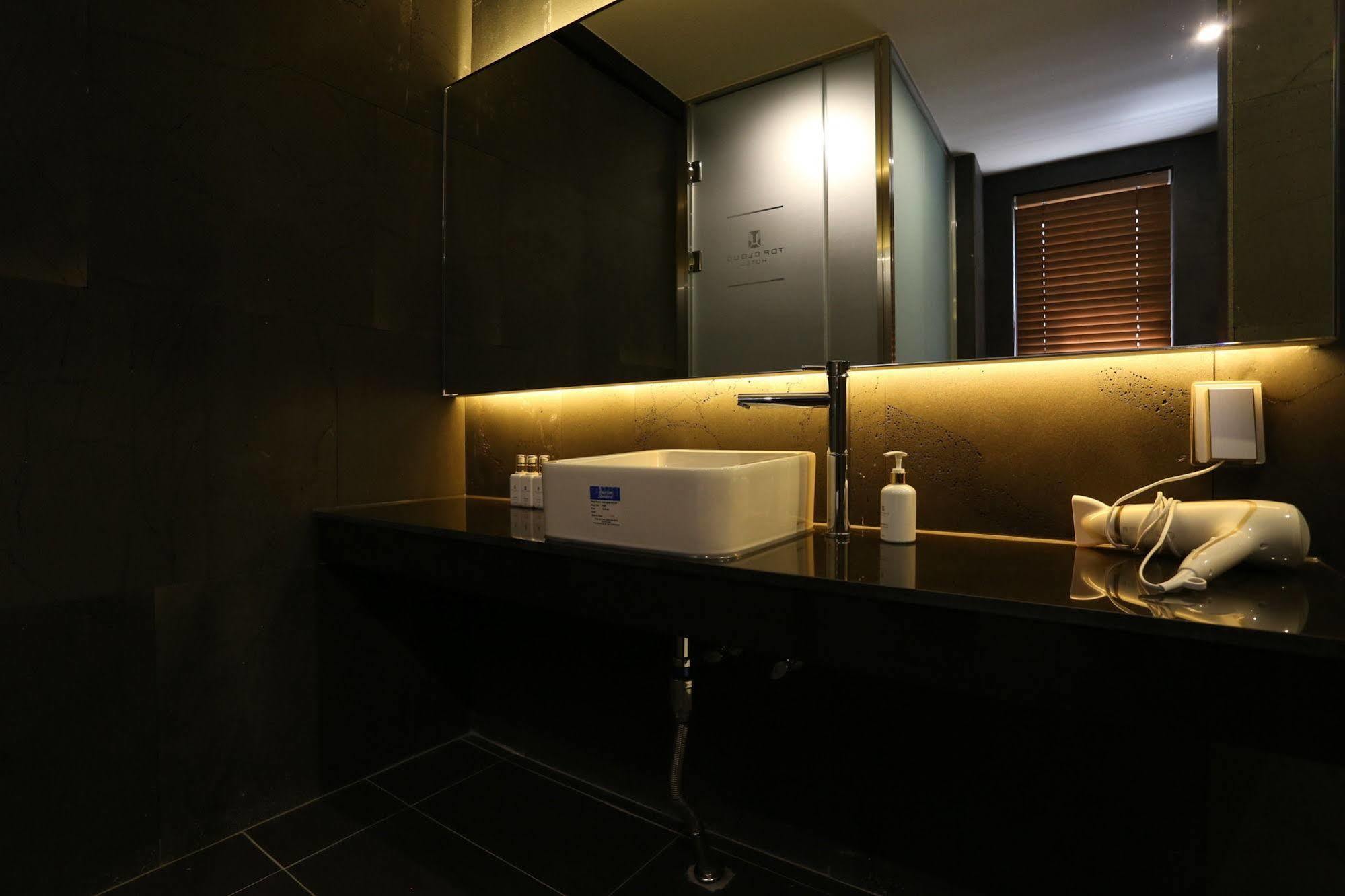Suwon Top Cloud Hotel Esterno foto