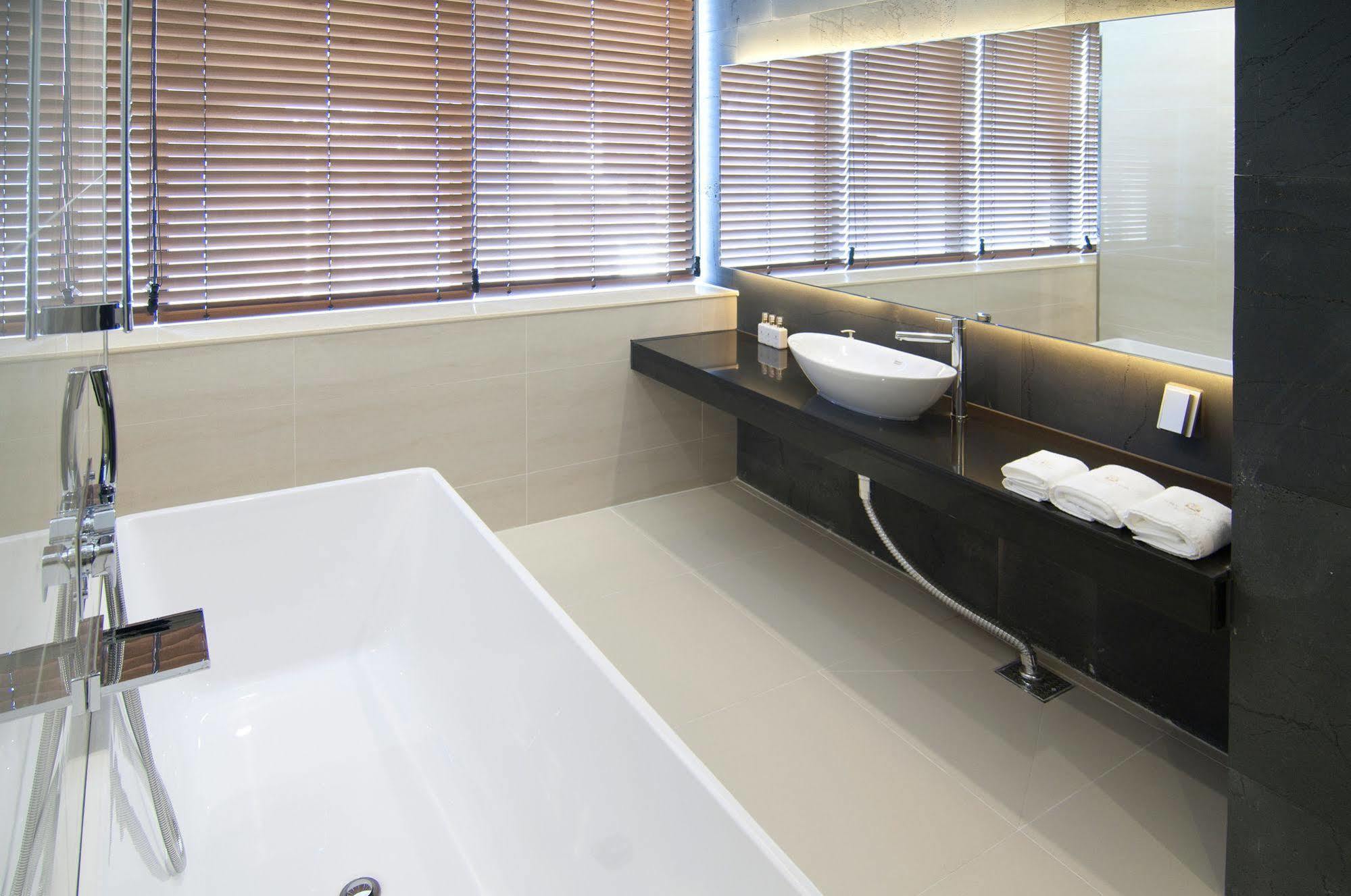 Suwon Top Cloud Hotel Esterno foto
