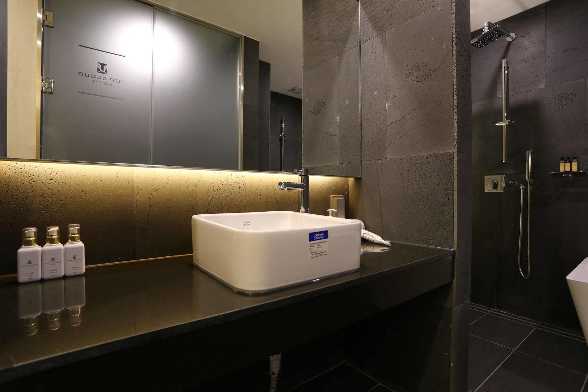 Suwon Top Cloud Hotel Esterno foto